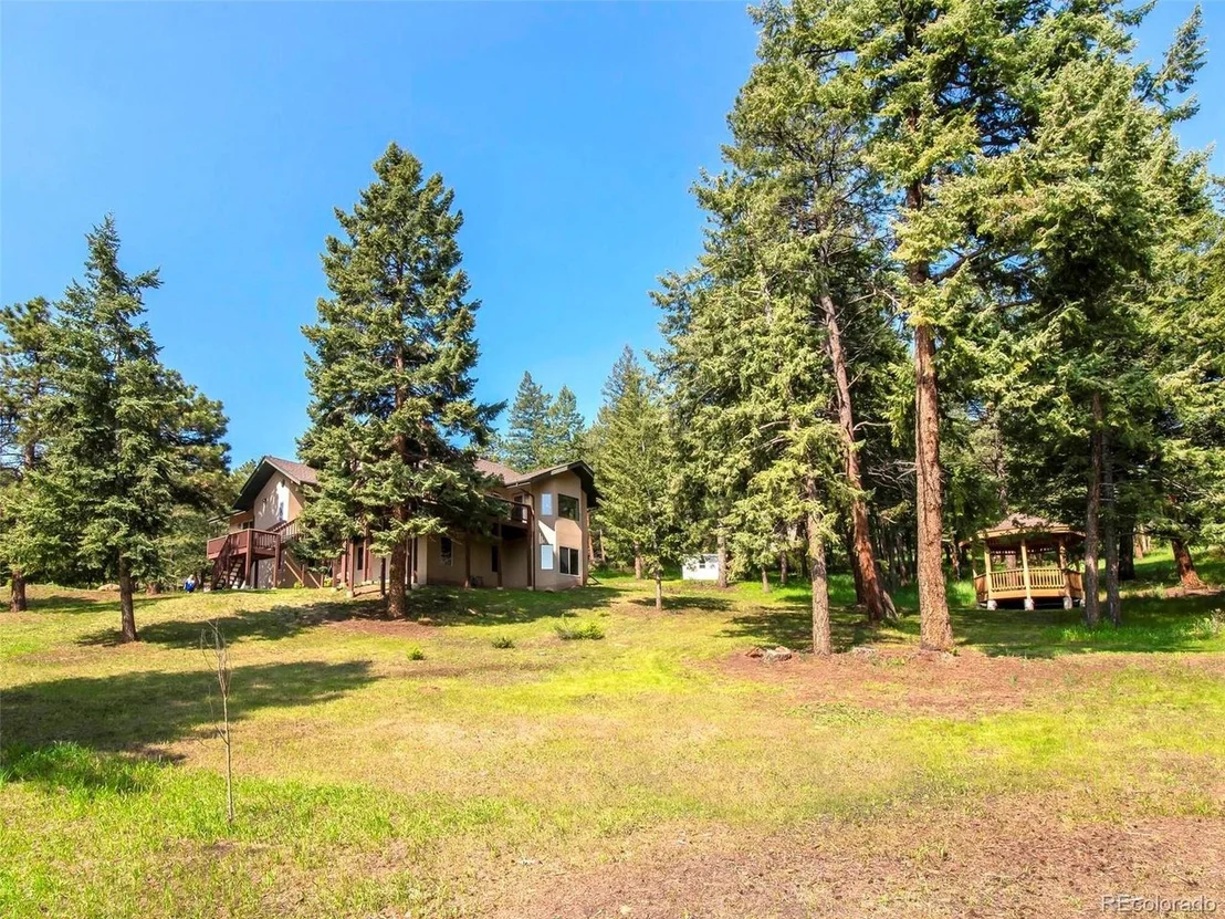 Photo of 5875 Meadow Dr
