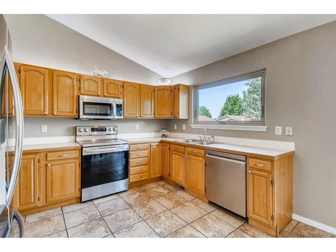 Photo of 525 Hawthorn Cir