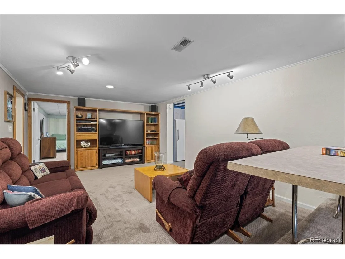 Photo of 1469 Douglas Dr