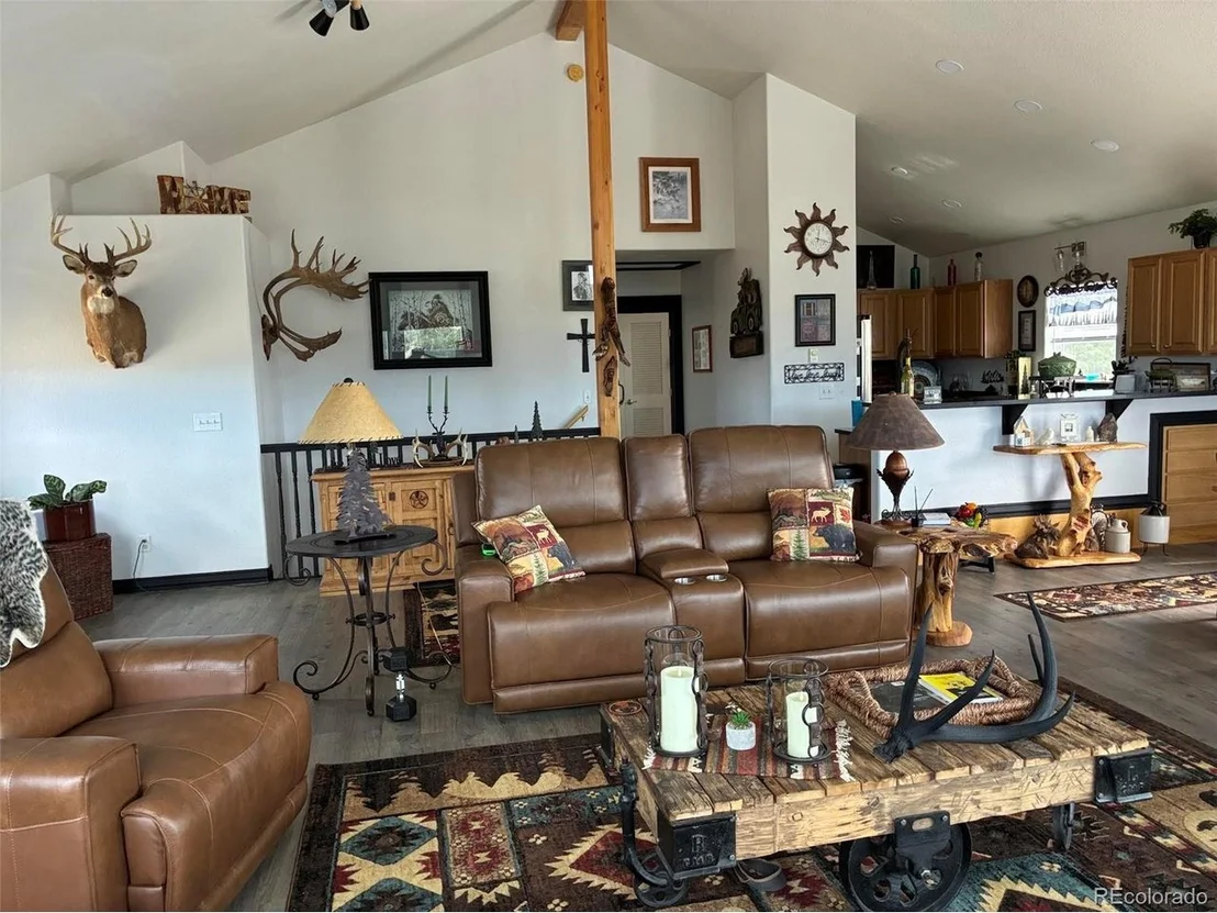 Photo of 136 Arapahoe Cir
