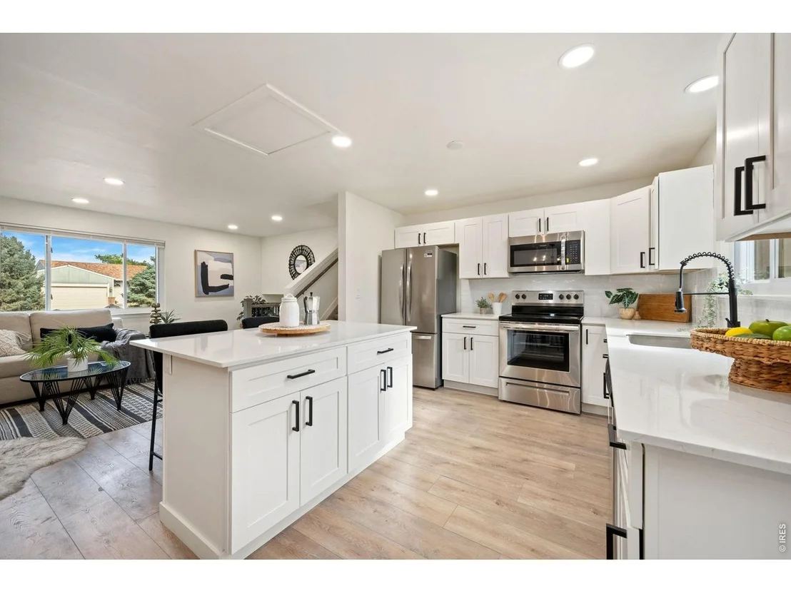 Photo of 2433 Sunset Dr