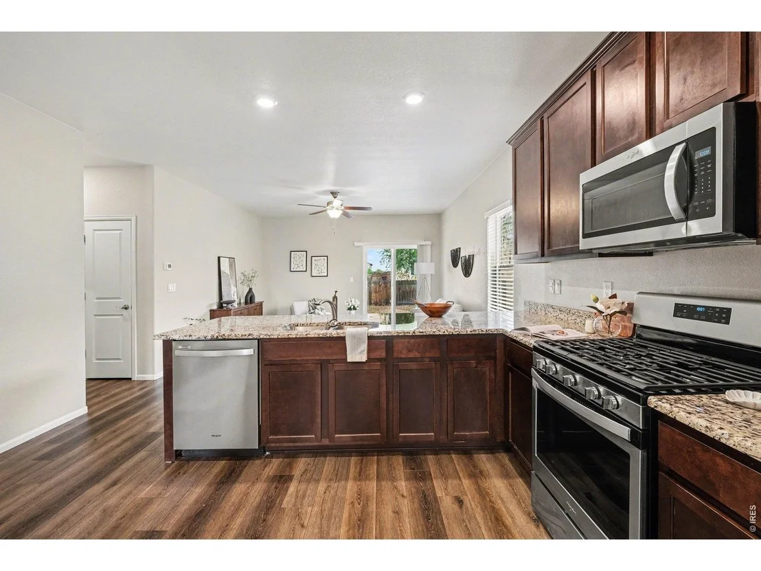 Photo of 7253 Ellingwood Ave