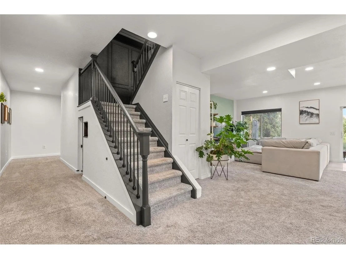 Photo of 424 W Dory Way
