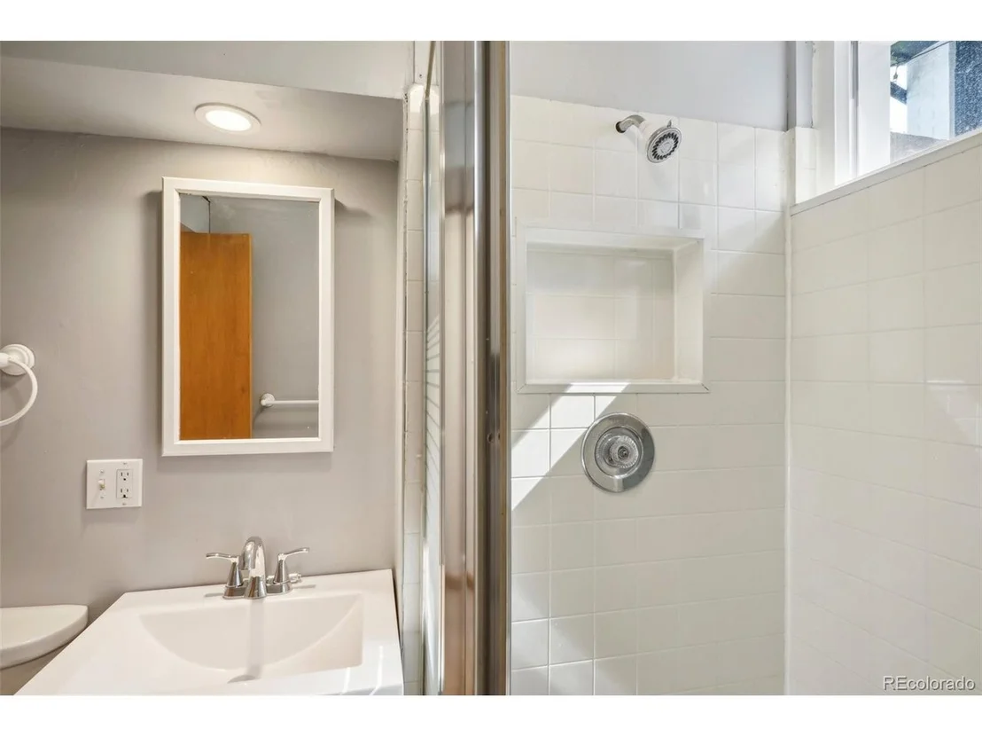 Photo of 6000 Wolff St