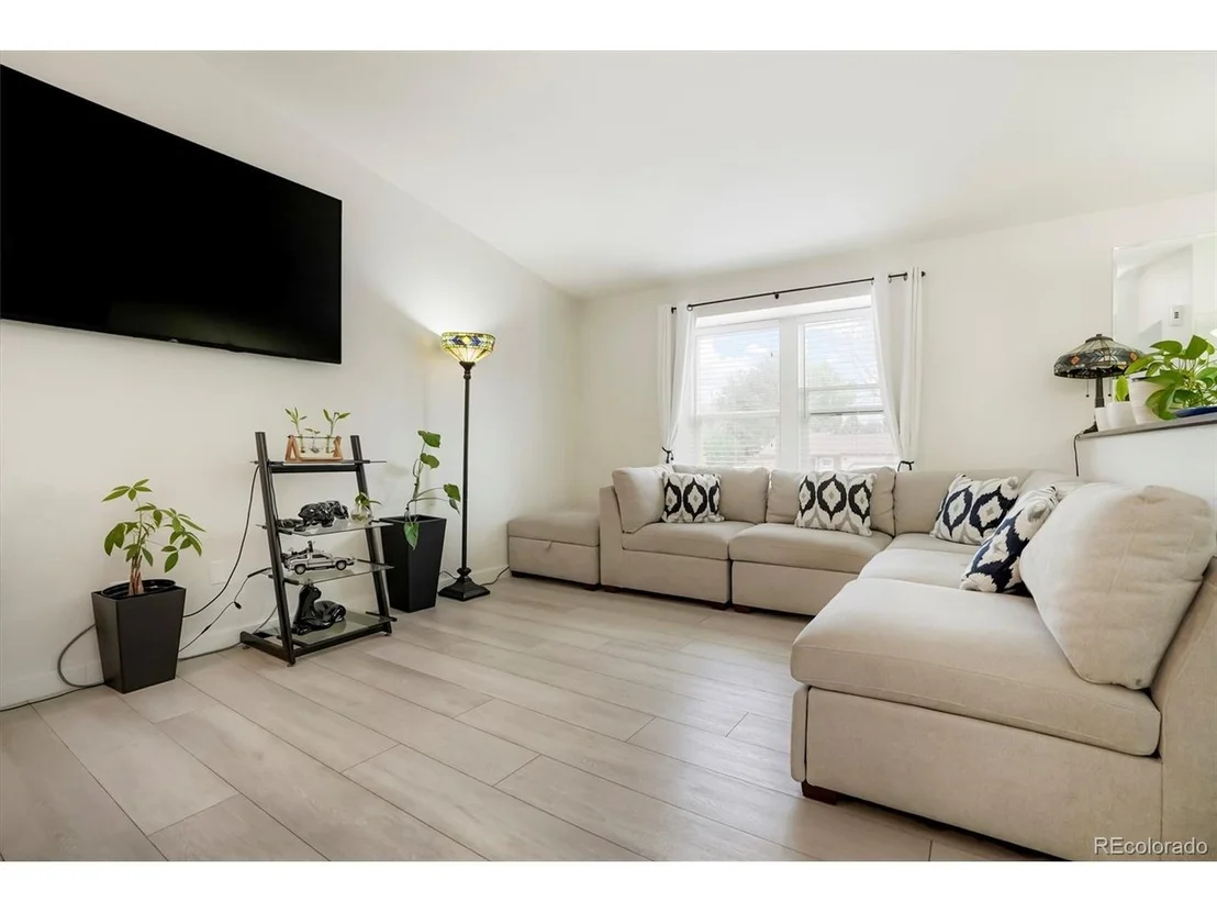 Photo of 12442 Bellaire Dr