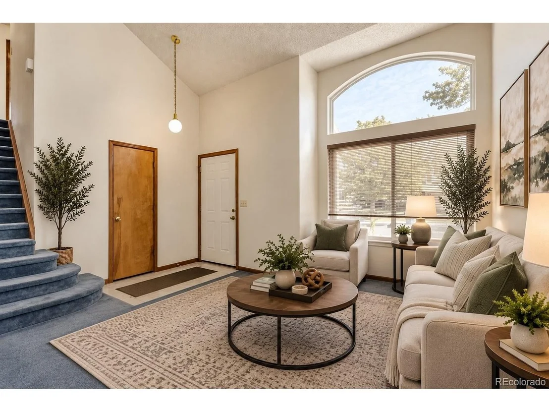 Photo of 6254 Laguna Cir