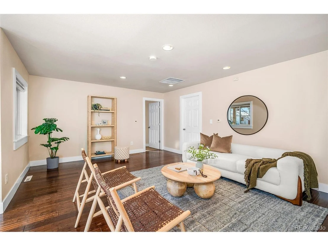 Photo of 5123 Bryant St
