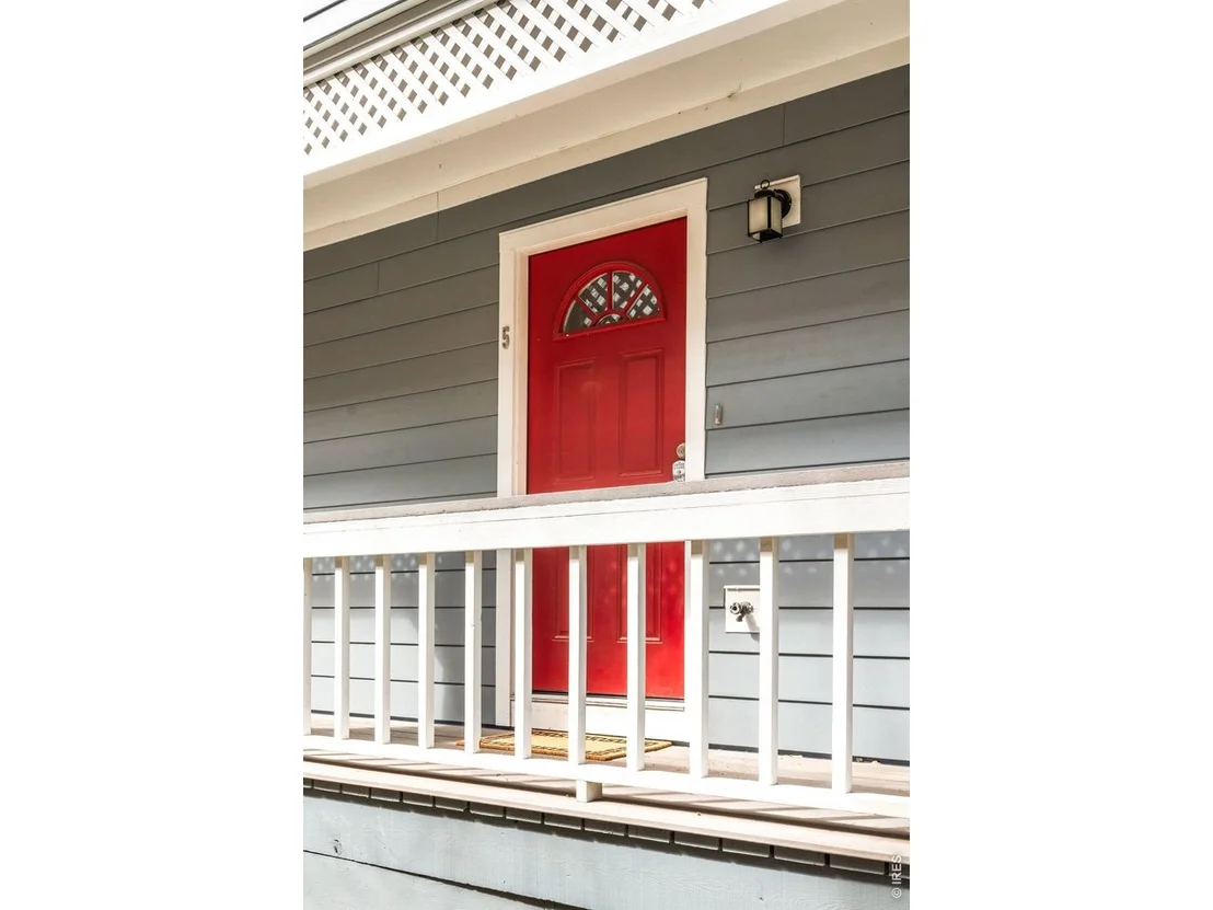 Photo of Unit 5 at 1039 Maxwell Ave