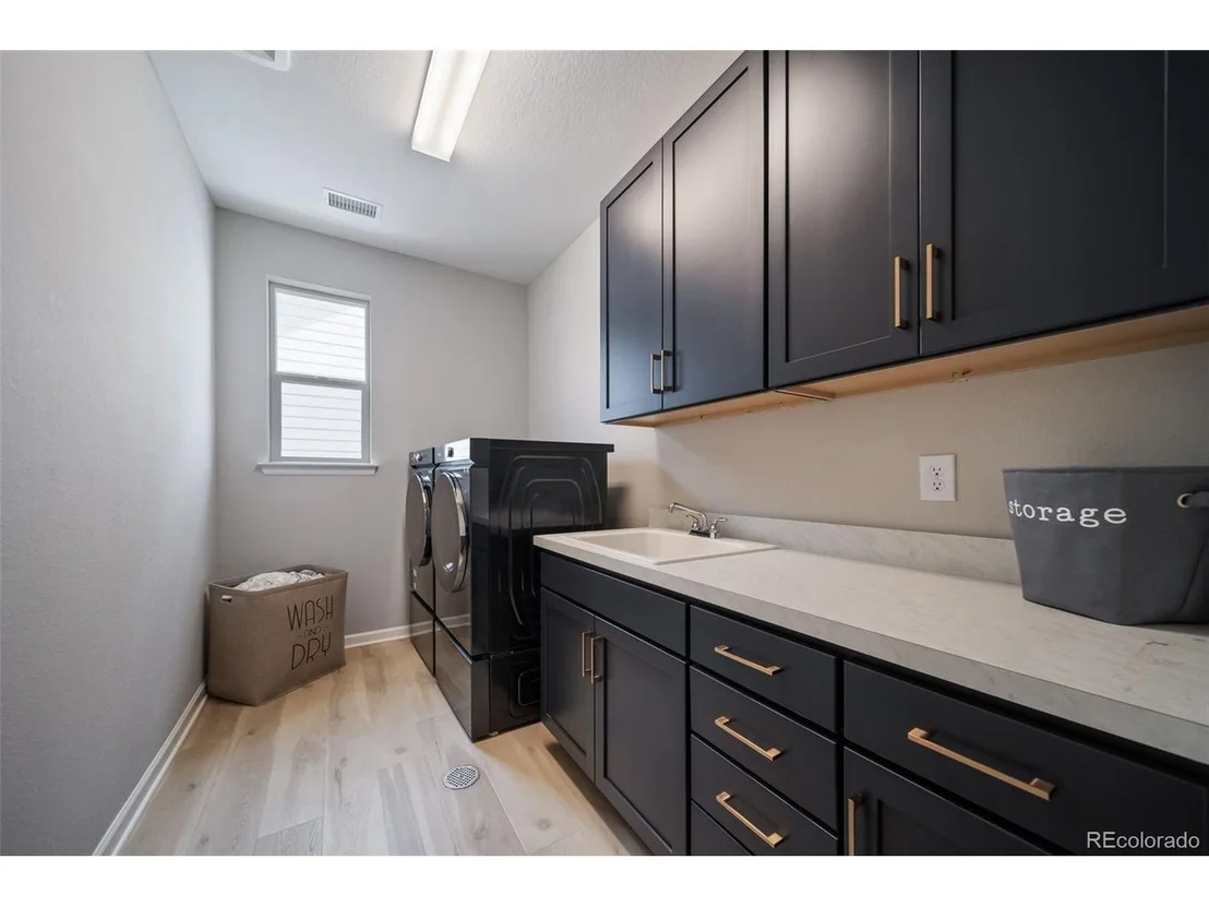 Photo of 5699 Amarosa Dr