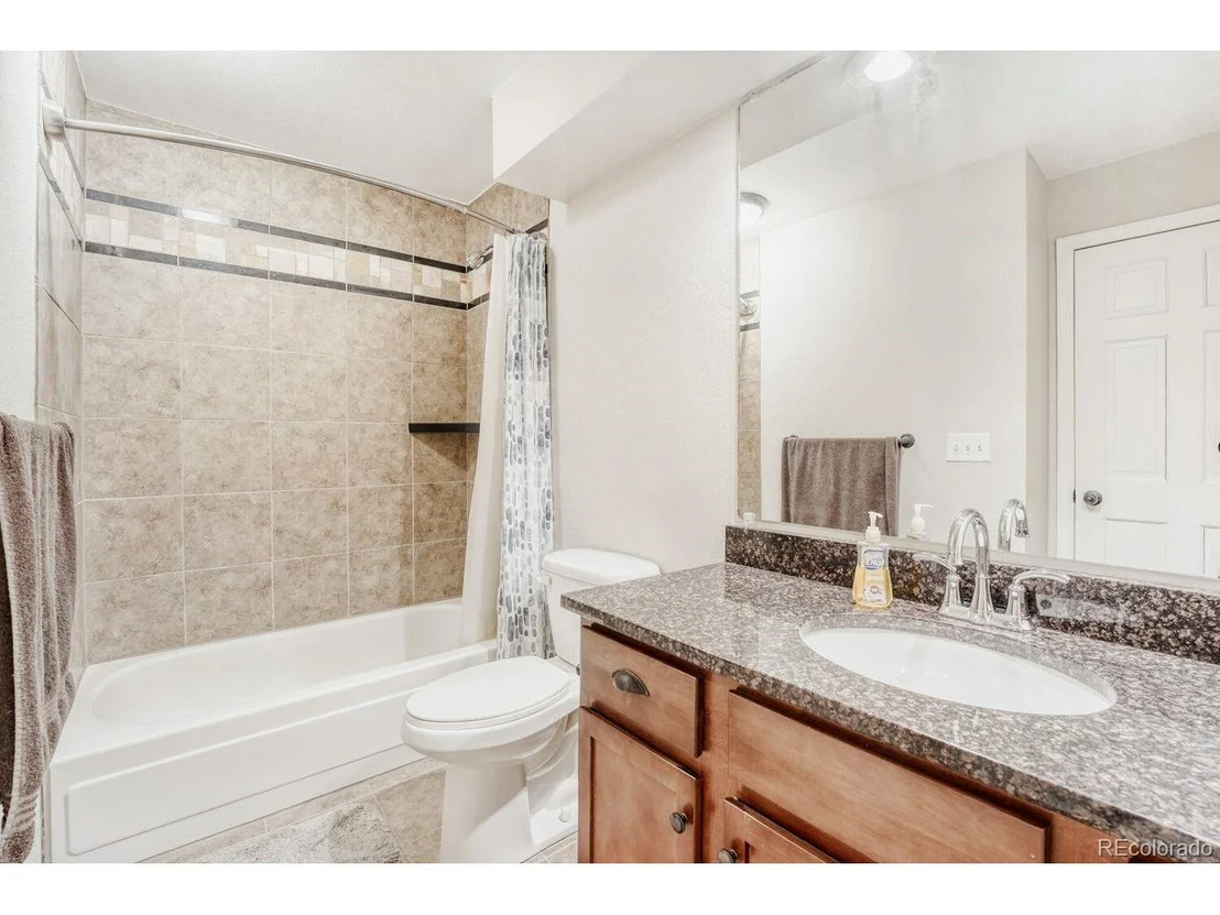 Photo of 200 S Dearborn Cir