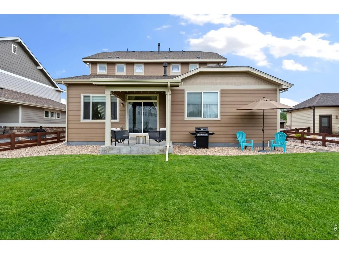 Photo of 2084 Bayfront Dr