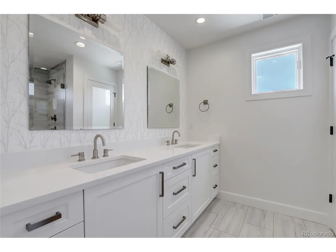 Photo of 956 Quince Ave