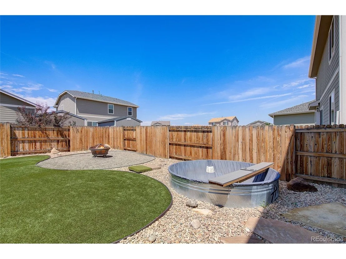 Photo of 9565 Dexter Ln
