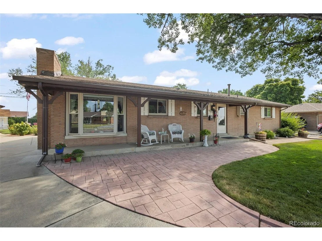 Photo of 1469 Douglas Dr
