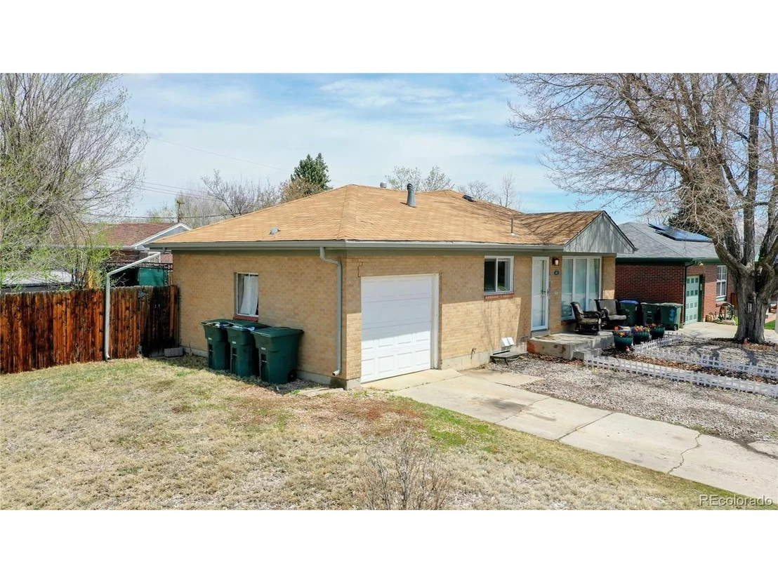 Photo of 423 Leonard Ln