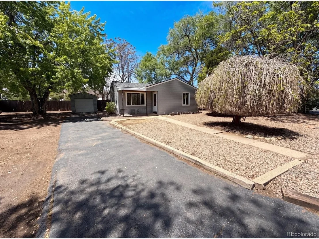 Photo of 4365 Iris St