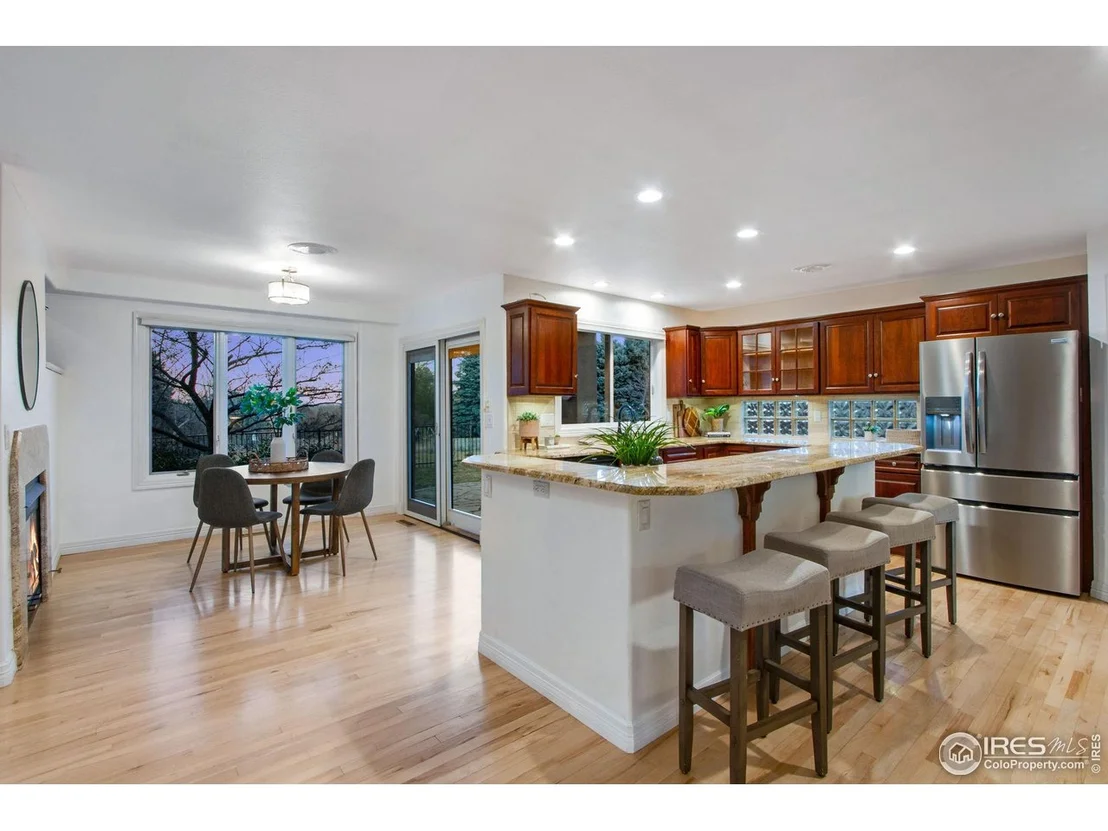 Photo of 378 High Pointe Dr