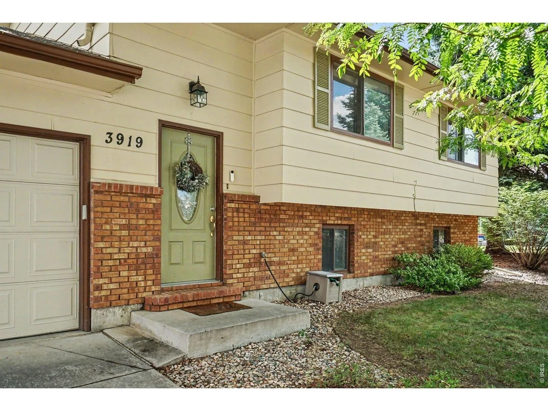 Photo of 3919 Logan Dr