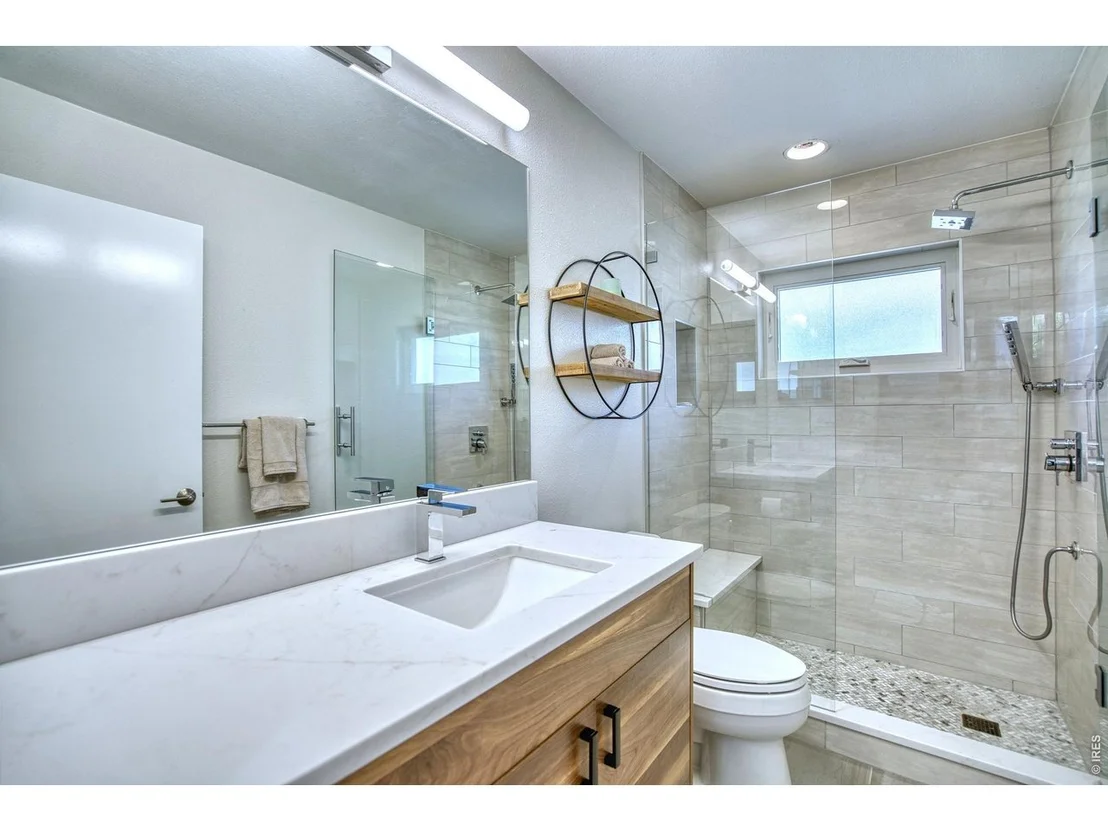 Photo of 375 Bates Ave