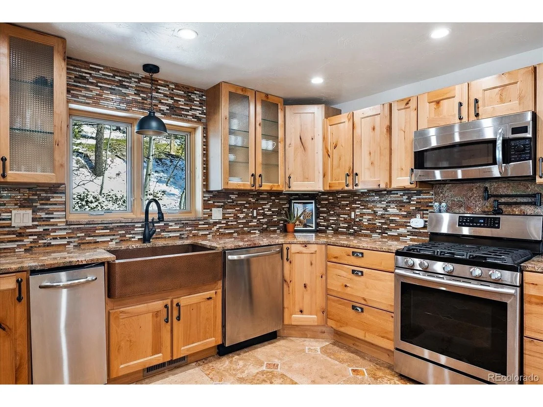 Photo of 81 Mountain View Dr