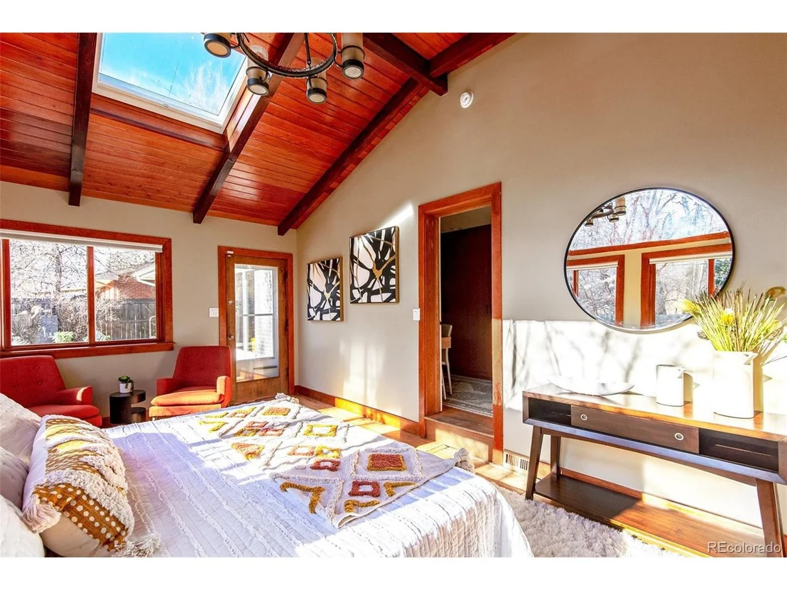 Photo of 2212 Edgewood Dr