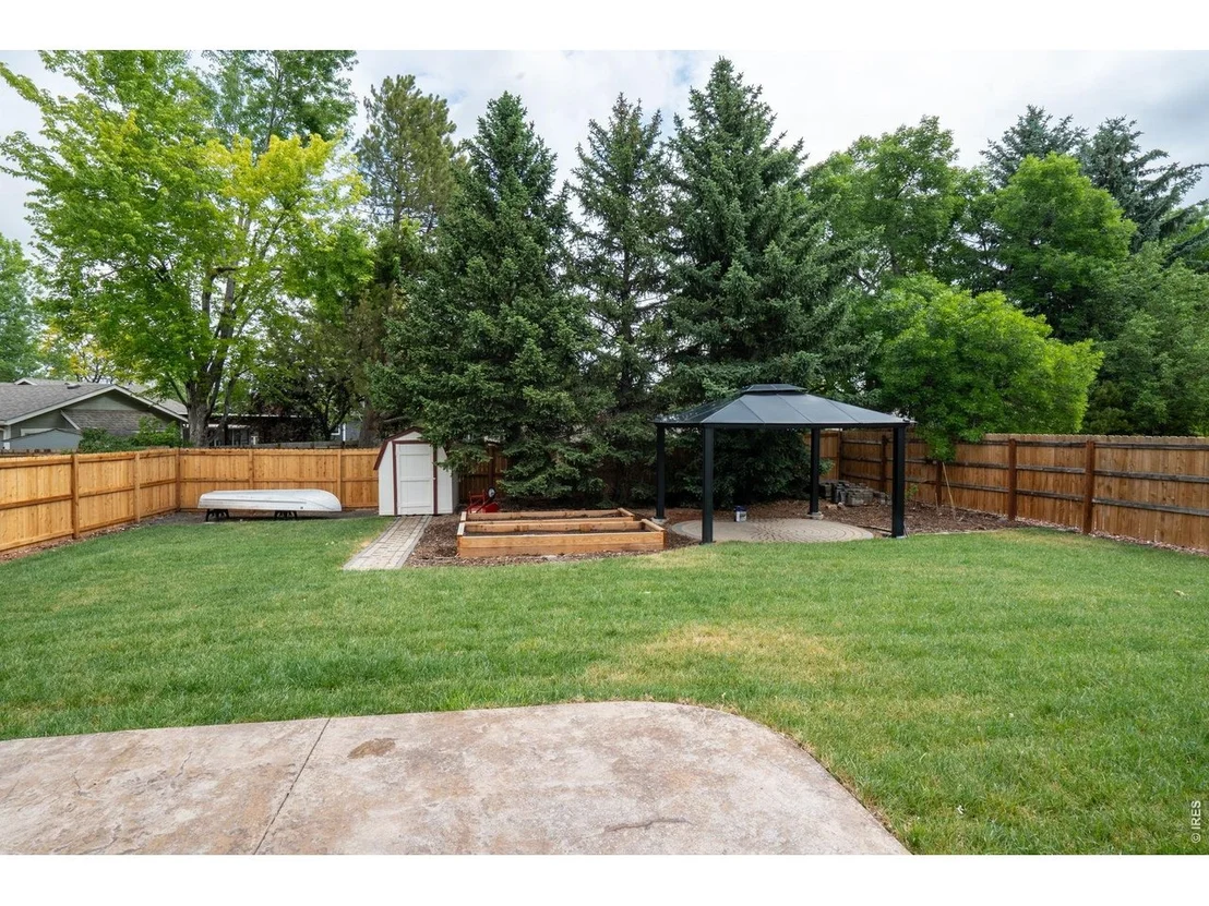 Photo of 2830 Bluegrass Dr