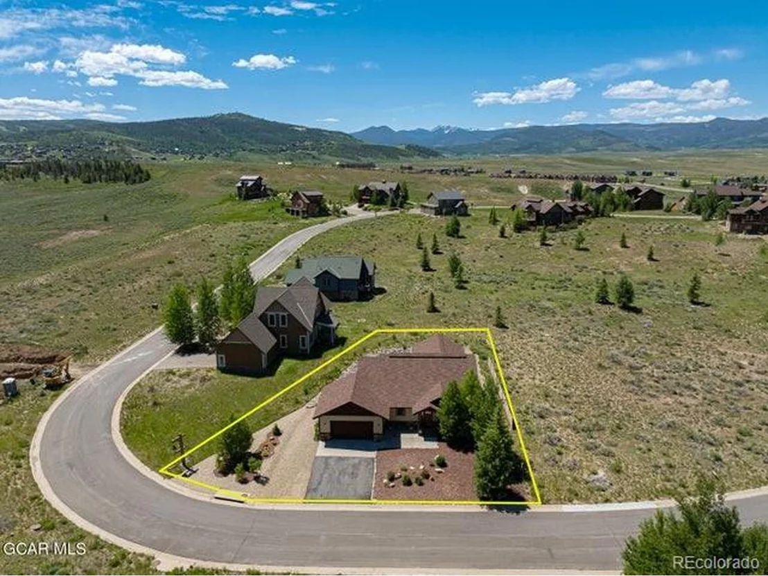Photo of 809 Saddle Ridge Cir