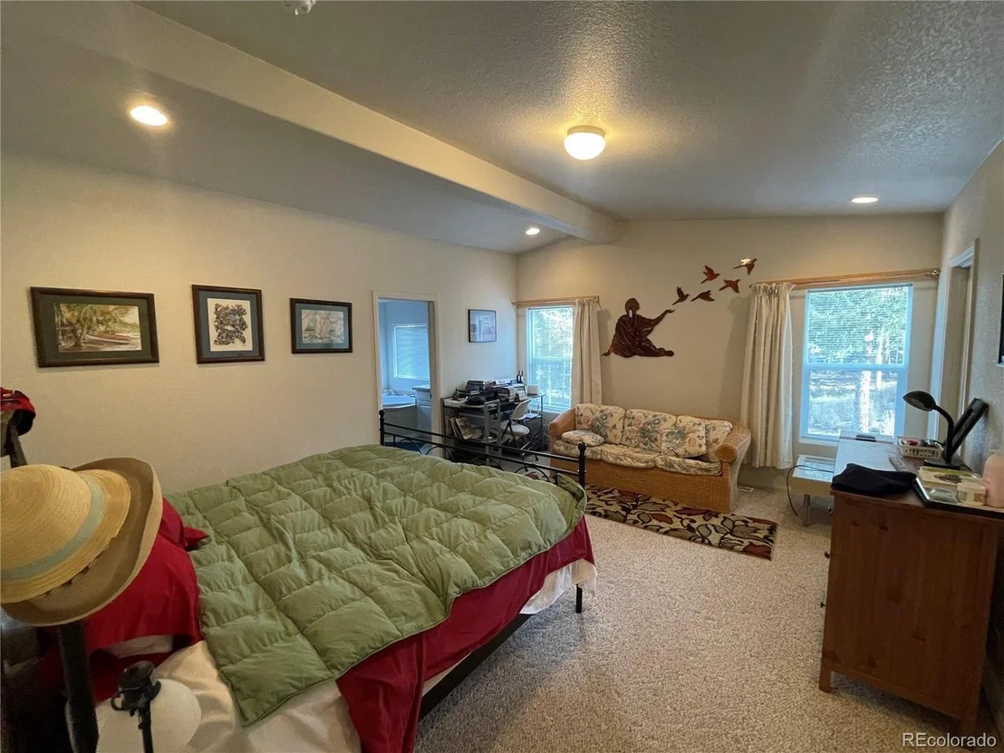 Photo of 663 Bellows Rd