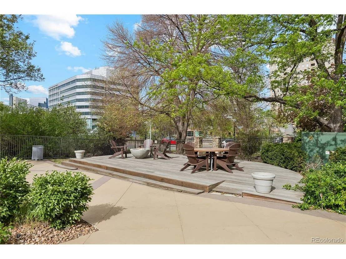 Photo of Unit 310 at 601 W 11th Ave