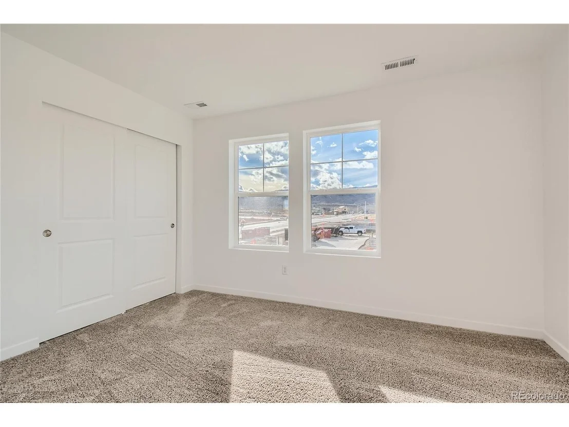 Photo of 533 High Point Dr