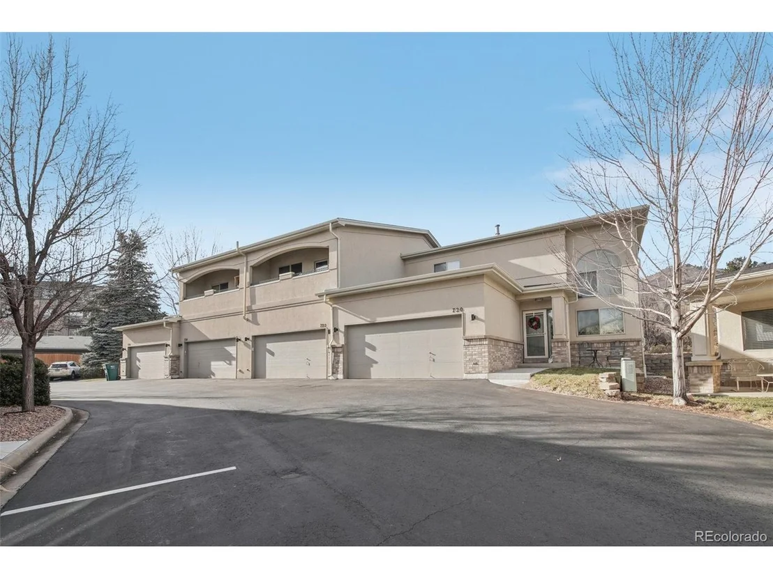 Photo of 722 Elm Cir