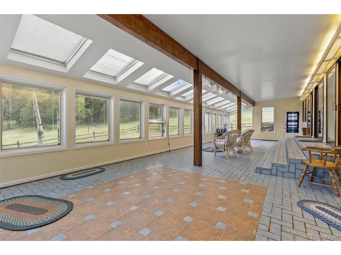 Photo of 1680 Crow Valley Rd