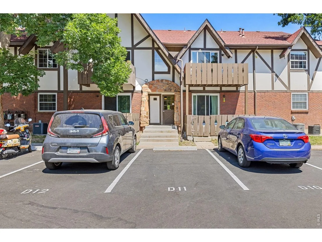 Photo of Unit D11 at 3250 Oneal Cir
