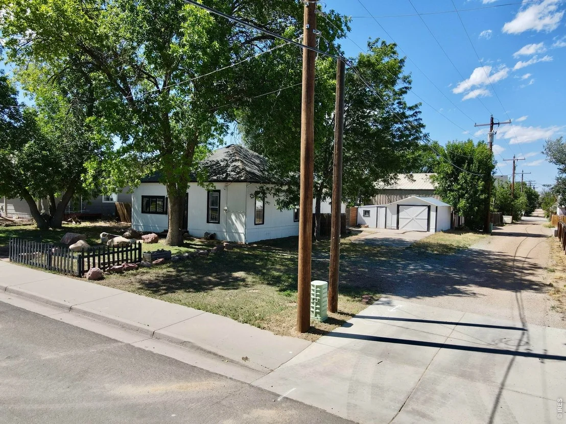 Photo of 425 Dillingham Ave