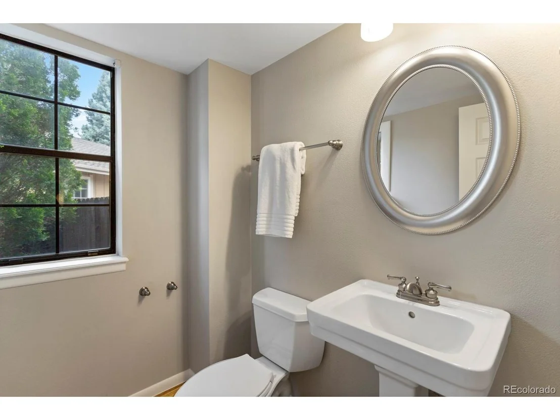 Photo of 8160 Flower Cir