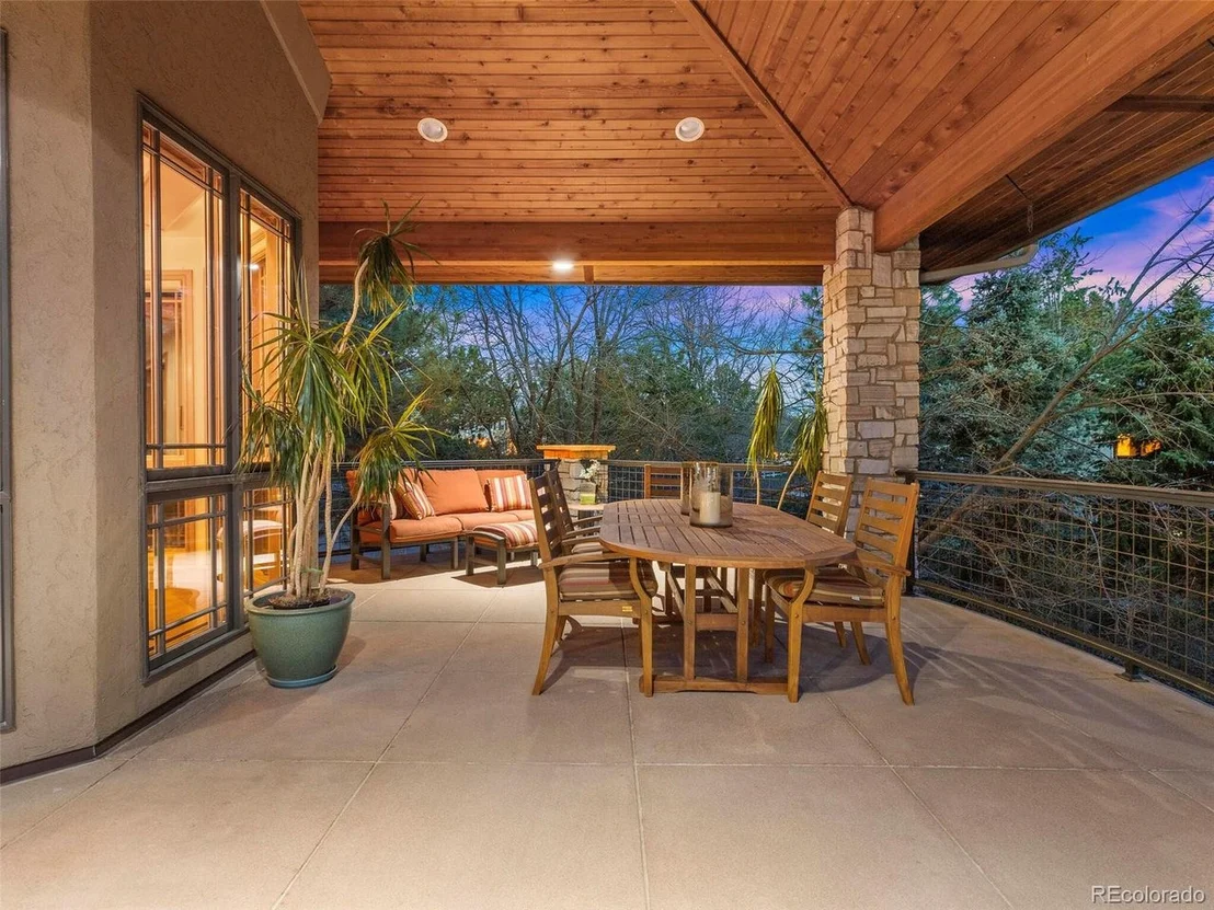 Photo of 680 Front Range Rd