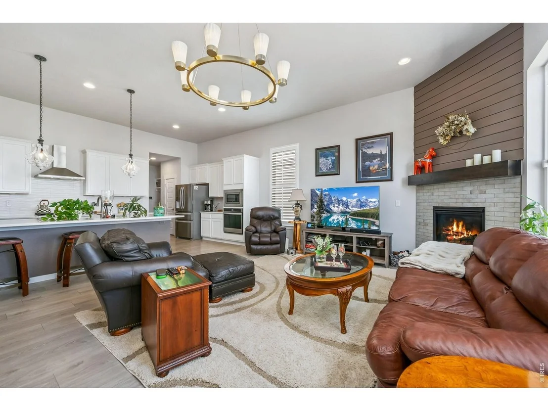 Photo of 4347 Bluffview Dr