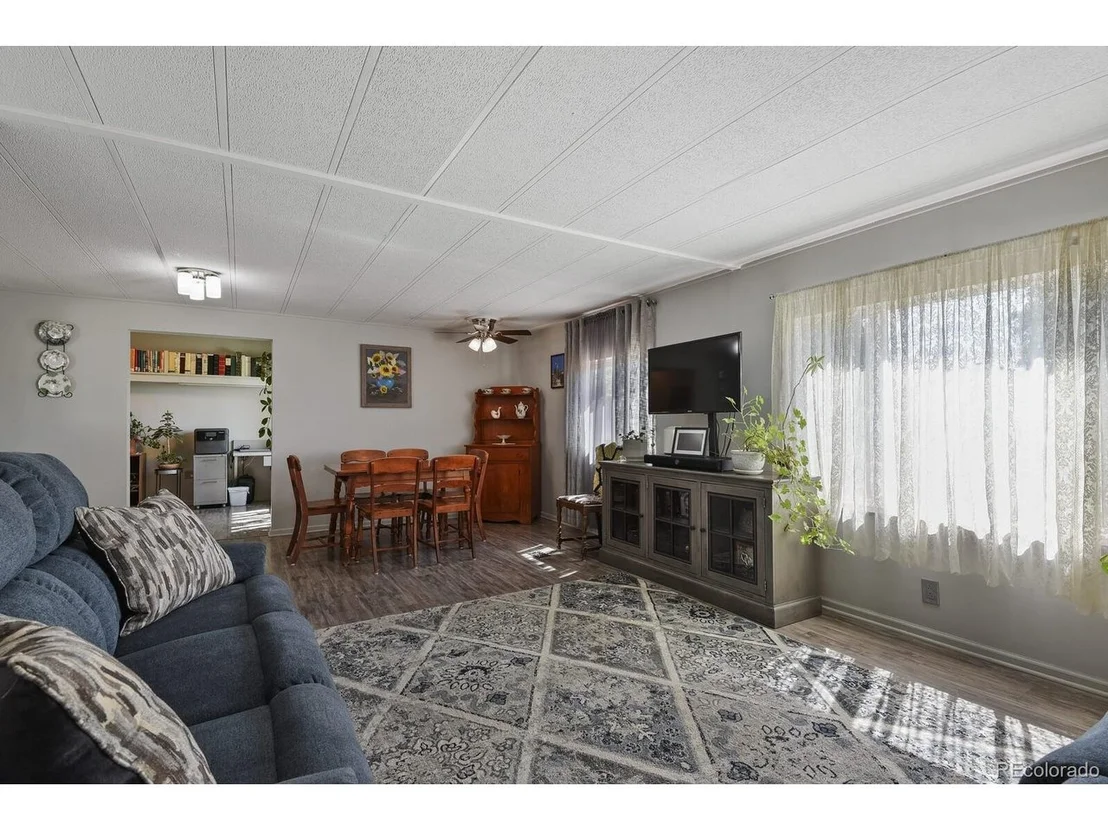 Photo of 332 Lilac Cir