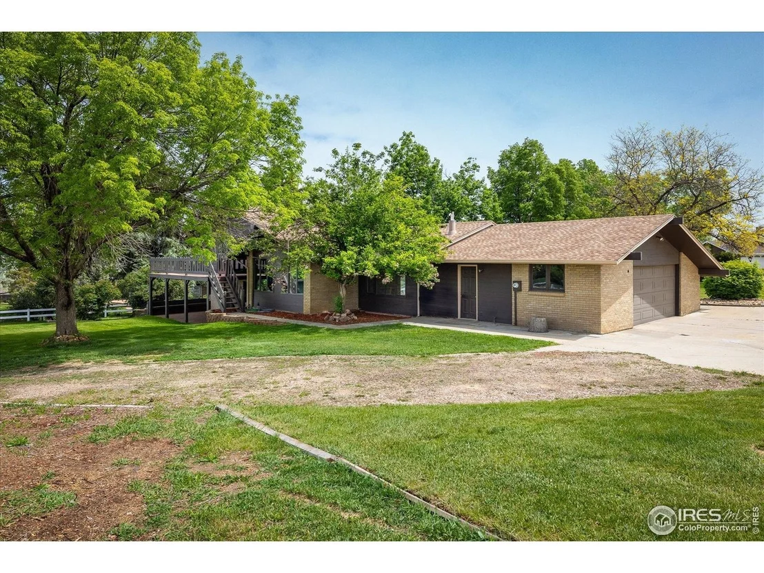 Photo of 2117 Stonehenge Cir