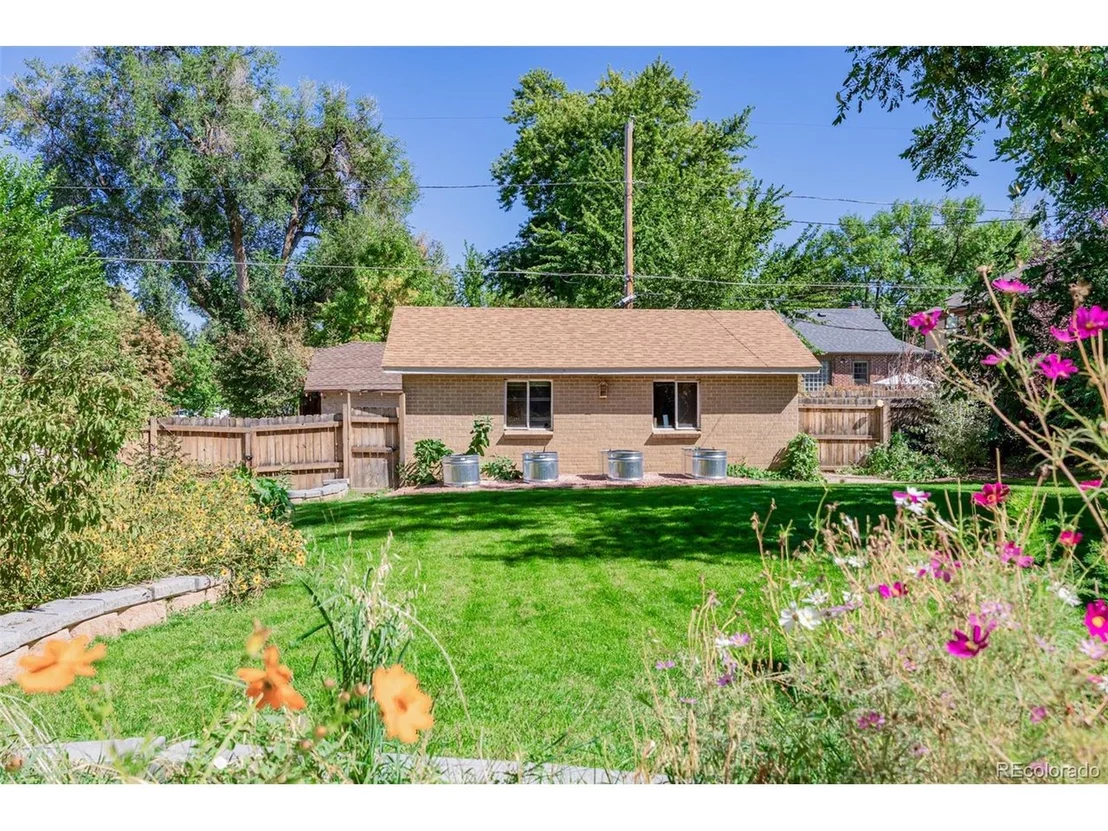 Photo of 2582 Eudora St