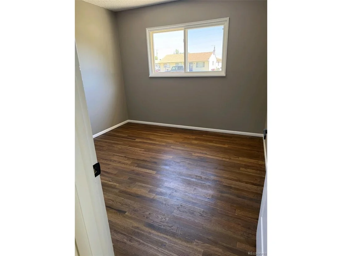 Photo of 210 4th St