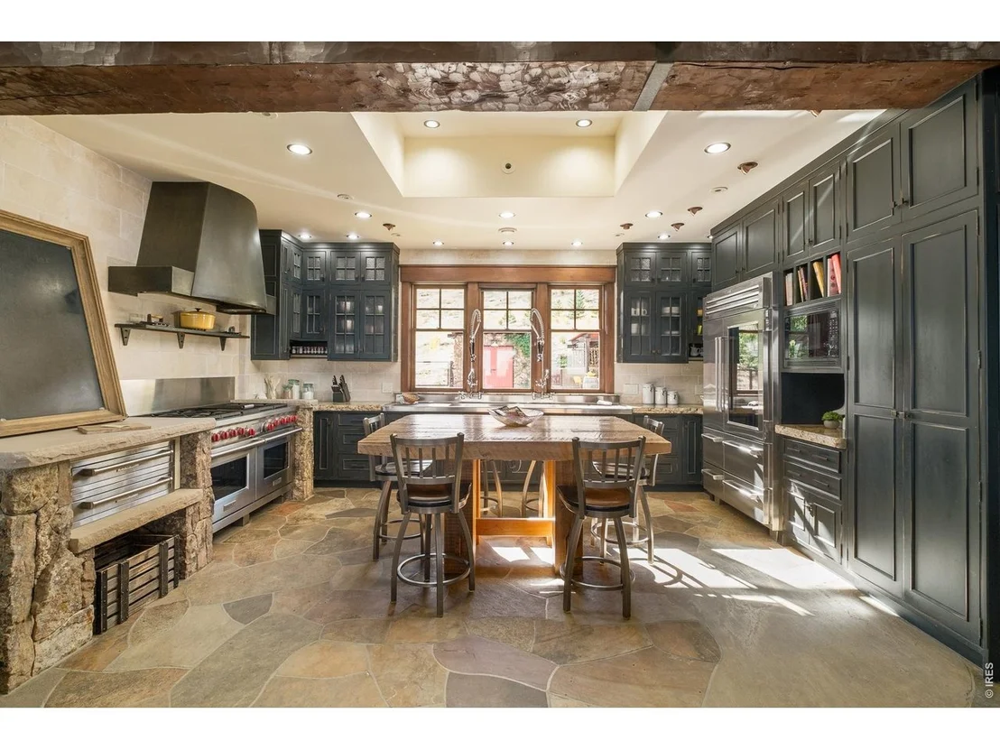 Photo of 307 Labelle Rd