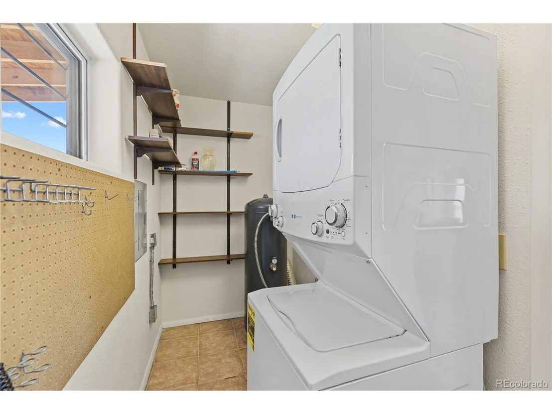 Photo of 1421 Larimer Rd