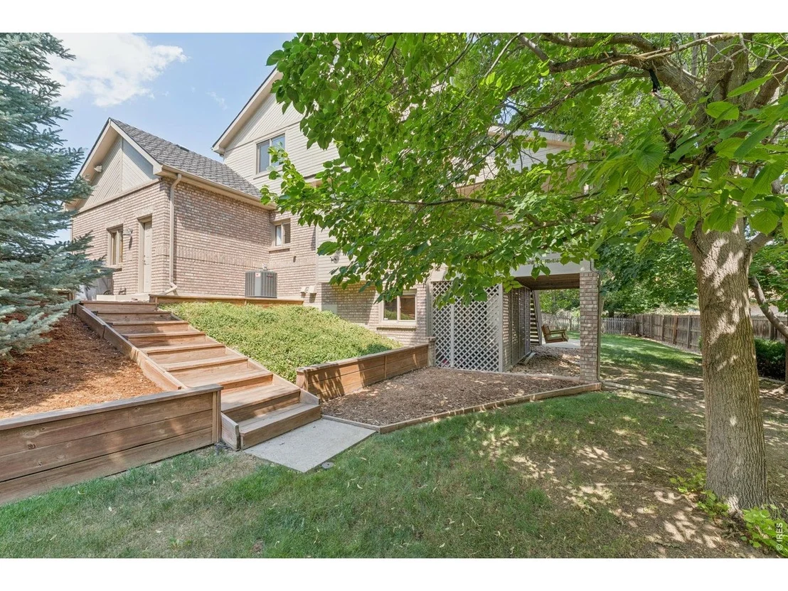 Photo of 2413 Willow Ln