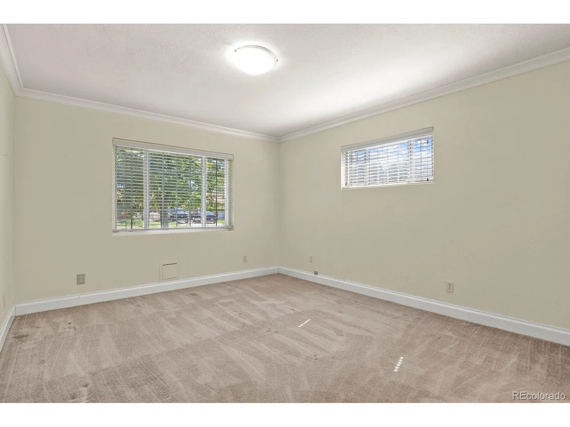 Photo of 831 Troy St