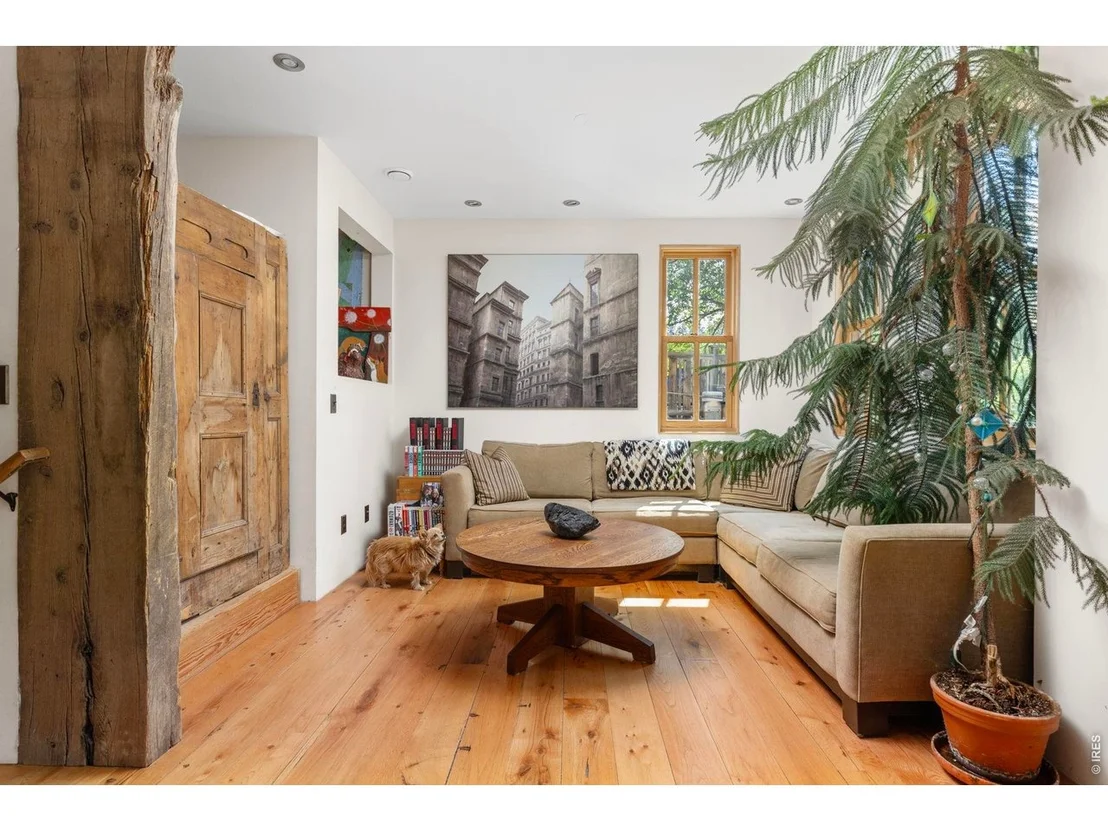 Photo of 22 Artesian Dr