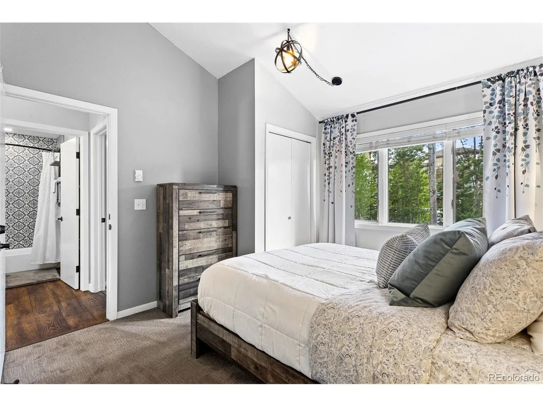 Photo of Unit 3 at 100 Bryant Blvd