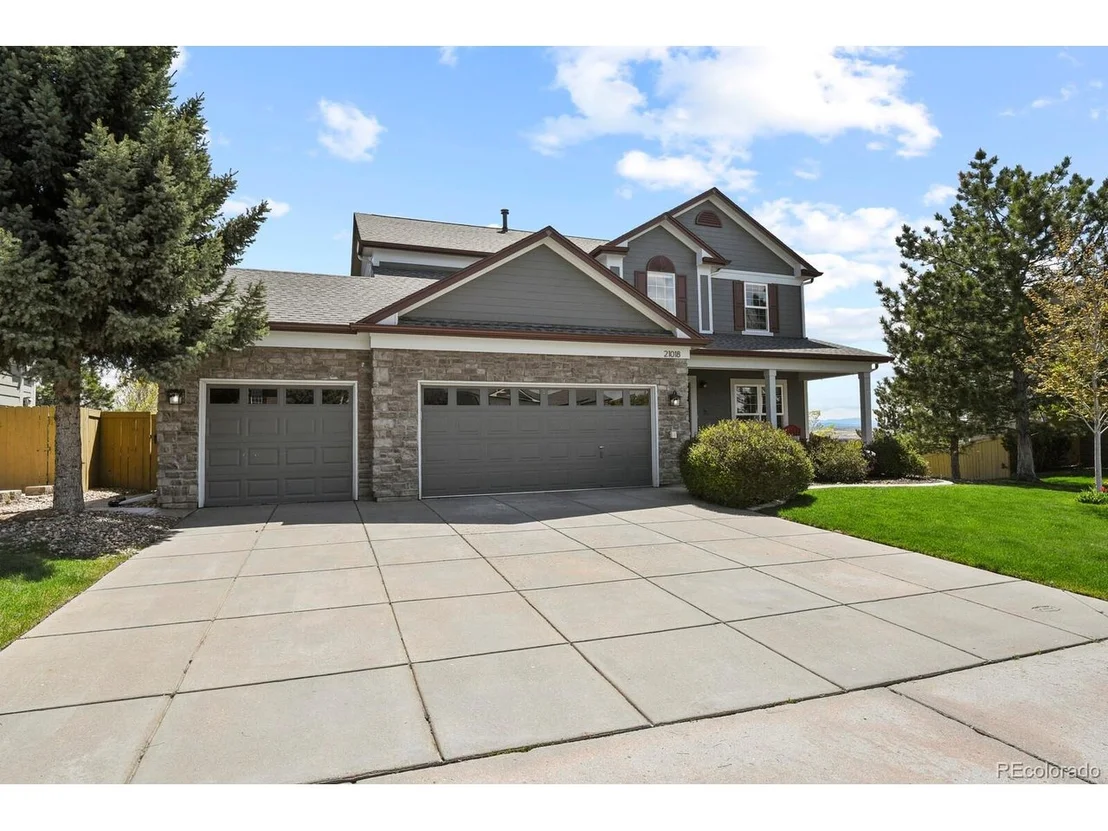Photo of 21018 Saddleback Cir