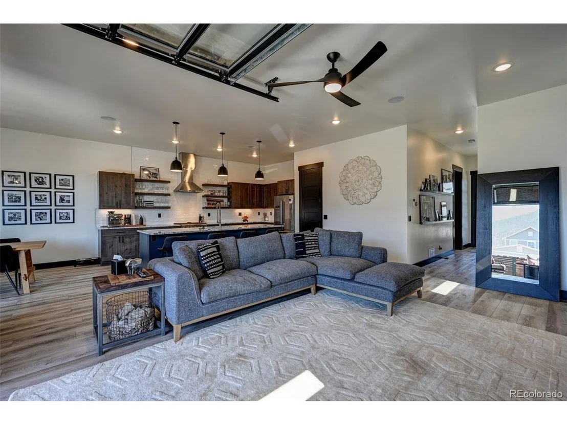 Photo of 10503 Willow Ave