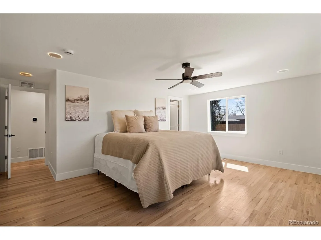 Photo of 6766 Zenobia Loop